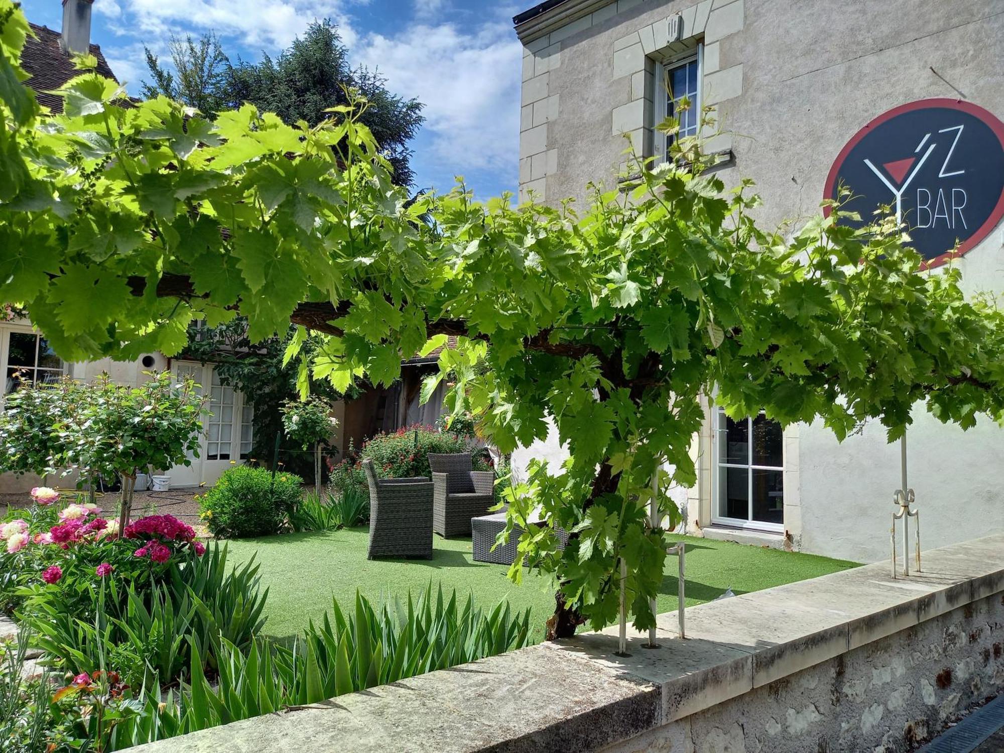 Logis Hotel Restaurant Relais De La Mothe Yzeures-sur-Creuse Exterior photo